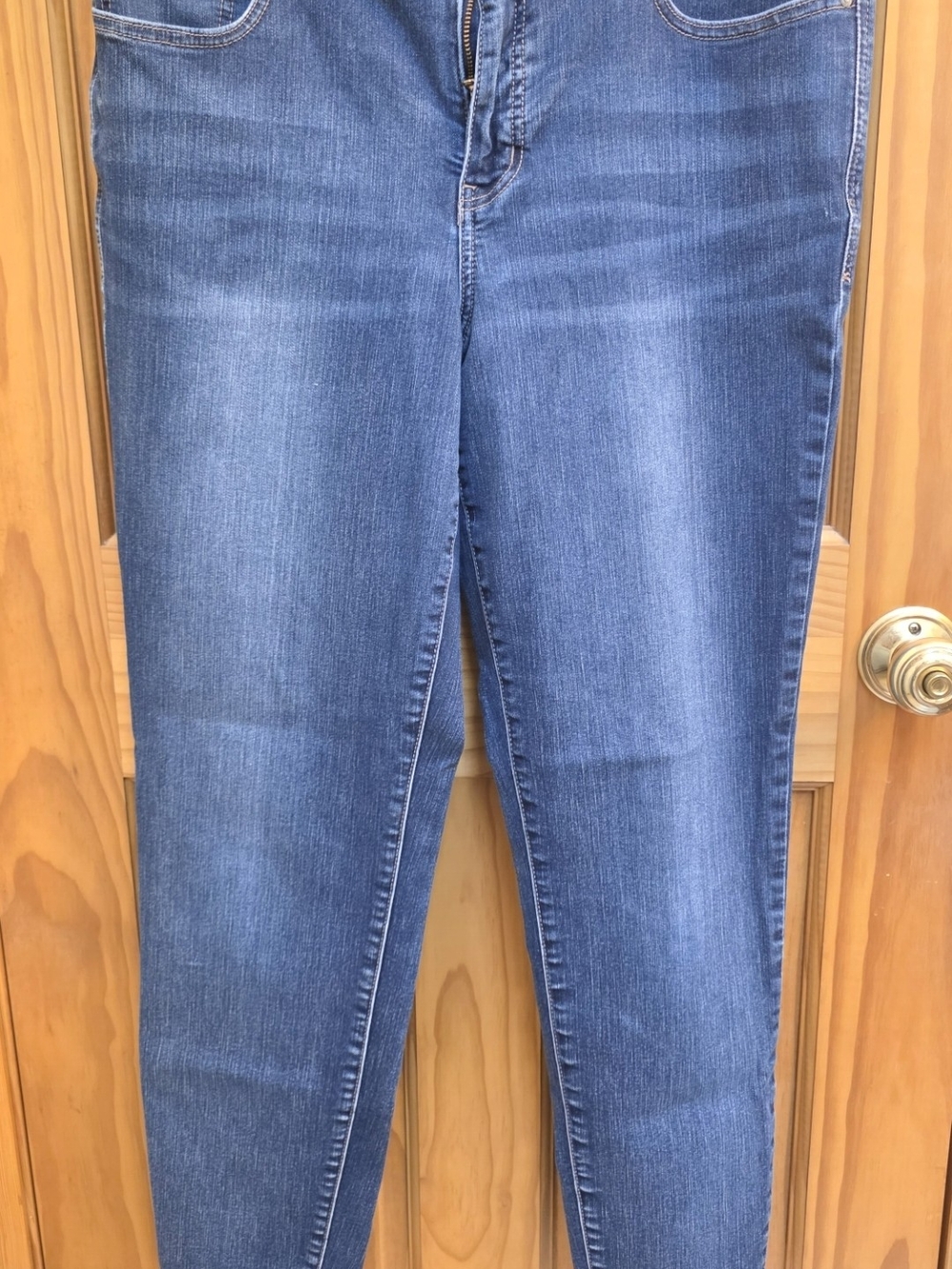 Maurices Straight Leg Women's Jeans in Medium Blue